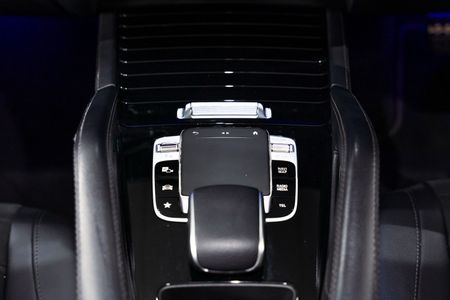 2023-Mercedes-Benz-GLE-400d-AMG_17