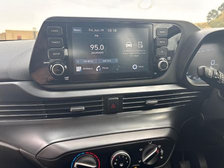 2023-Hyundai-i20-12-Motion_19