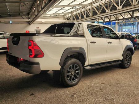 2026-Toyota-Hilux-28-GD-6-RB-Legend-RS-Auto-Double-Cab-mHev_9