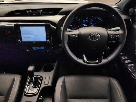 2026-Toyota-Hilux-28-GD-6-RB-Legend-RS-Auto-Double-Cab-mHev_12