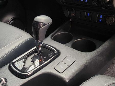 2026-Toyota-Hilux-28-GD-6-RB-Legend-RS-Auto-Double-Cab-mHev_17