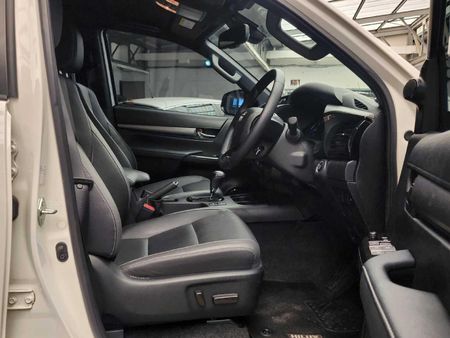 2026-Toyota-Hilux-28-GD-6-RB-Legend-RS-Auto-Double-Cab-mHev_18