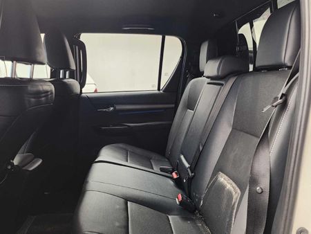 2026-Toyota-Hilux-28-GD-6-RB-Legend-RS-Auto-Double-Cab-mHev_6
