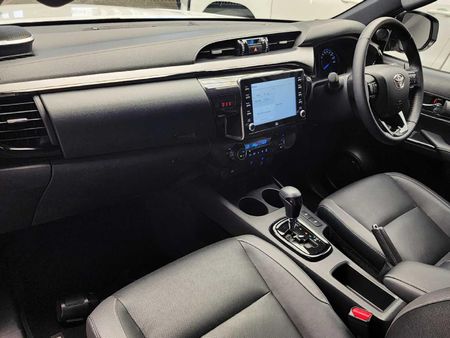 2026-Toyota-Hilux-28-GD-6-RB-Legend-RS-Auto-Double-Cab-mHev_7