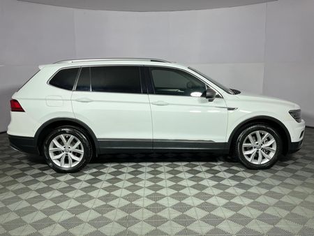 2020-Volkswagen-Tiguan-Allspace-14-TSI-Comfortline-Auto-110kW_16