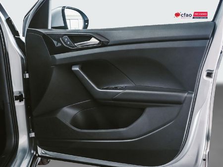 2026-Volkswagen-T-Cross-10-TSI-Life-Auto_13