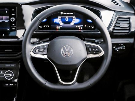 2026-Volkswagen-T-Cross-10-TSI-Life-Auto_15