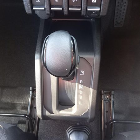 2026-Suzuki-Jimny-15-GLX-Auto_19