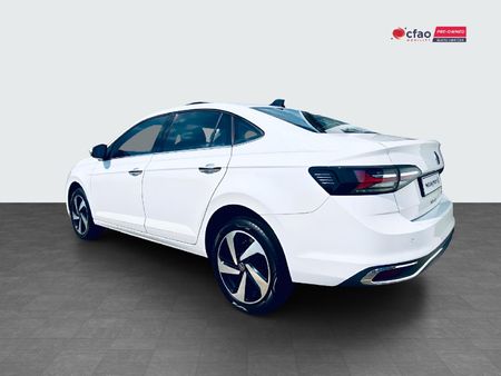 2025-Volkswagen-Polo-Sedan-10TSI-Style_10