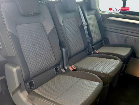 2026-Volkswagen-Kombi-20-TDI-Commerce-Auto-125kw_14