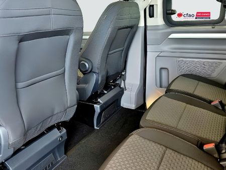 2026-Volkswagen-Kombi-20-TDI-Commerce-Auto-125kw_15