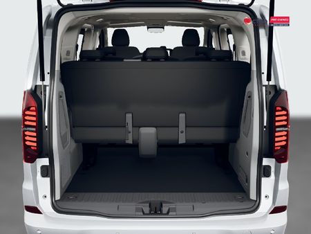 2026-Volkswagen-Kombi-20-TDI-Commerce-Auto-125kw_2