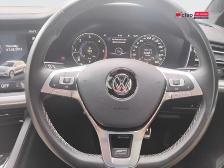 2019-Volkswagen-Touareg-30-TDI-V6-Luxury_13