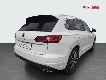 2019-Volkswagen-Touareg-30-TDI-V6-Luxury_2