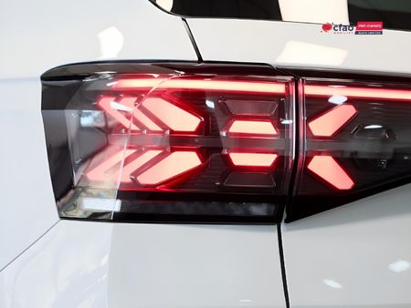 2026-Volkswagen-T-Cross-10-TSI-R-Line-Auto_24