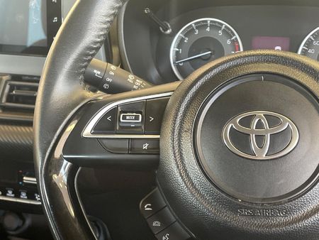 2025-Toyota-Starlet-Cross-15XS_8