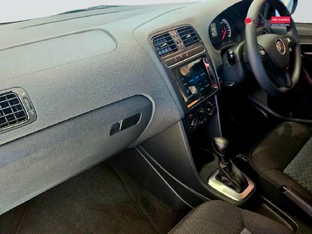 2026-Volkswagen-Polo-Vivo-16-Life_12