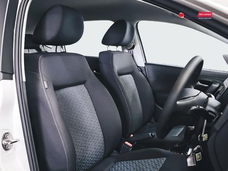 2026-Volkswagen-Polo-Vivo-16-Life_14