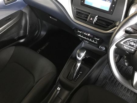 2025-Toyota-Starlet-15-XS-Auto_11