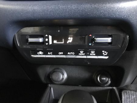 2025-Toyota-Starlet-15-XS-Auto_16