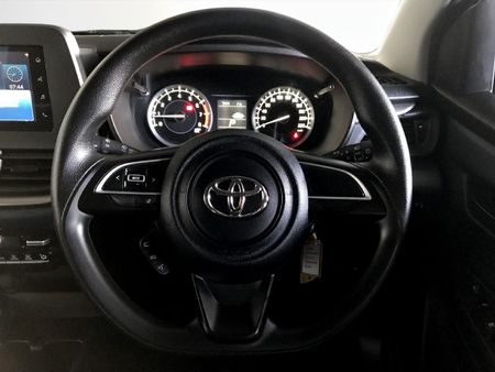 2025-Toyota-Starlet-15-XS-Auto_7