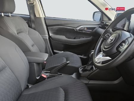 2025-Toyota-Urban-Cruiser-15-XR-Auto_10