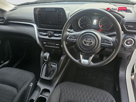 2025-Toyota-Urban-Cruiser-15-XR-Auto_11