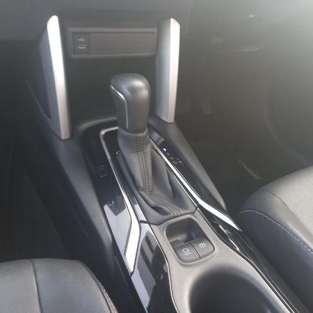 2025-Toyota-Corolla-Cross-18-XS_16