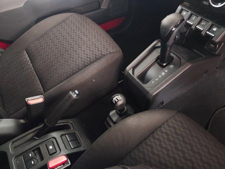 2024-Suzuki-Jimny-15-GLX-AllGrip-5-Door-Auto_13