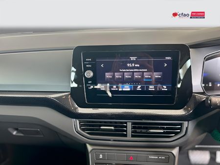 2026-Volkswagen-T-Cross-10-TSI-Life-Auto_9
