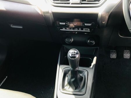 2026-Suzuki-Fronx-15-GL_14