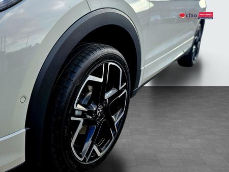 2026-Volkswagen-T-Cross-10-TSI-R-Line-Auto_10
