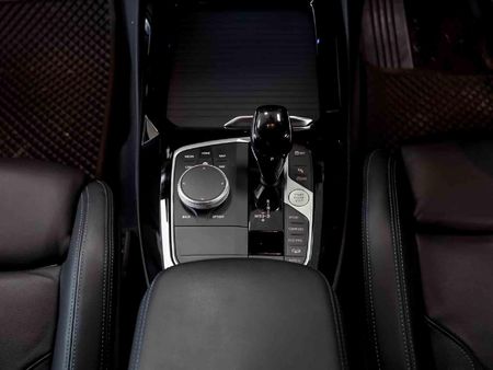 2022-BMW-X3-M40i_14