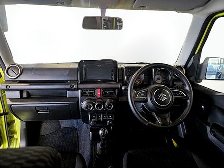 2023-Suzuki-Jimny-15-GLX_10