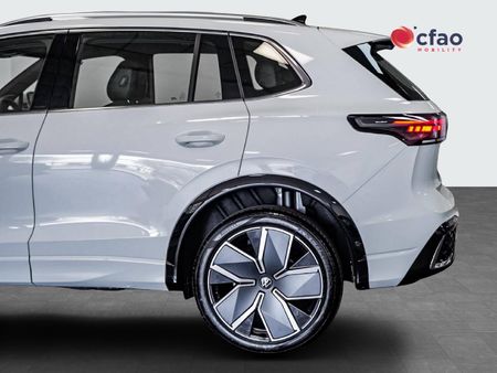 2026-Volkswagen-Tiguan-20-TSI-R-Line-4Motion-Auto_17