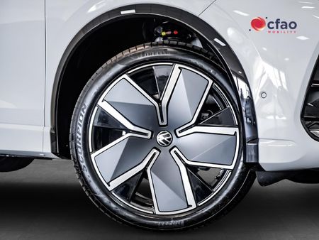 2026-Volkswagen-Tiguan-20-TSI-R-Line-4Motion-Auto_5