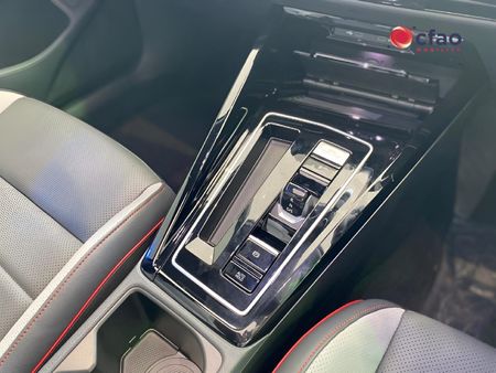 2026-Volkswagen-Golf-8-GTI-20-TSI-DSG_14