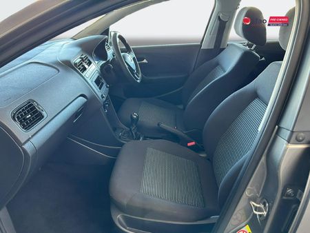 2024-Volkswagen-Polo-Vivo-14-Comfortline-5-dr_17