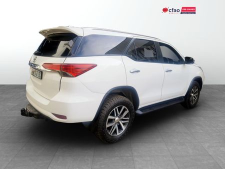 2017-Toyota-Fortuner-28-GD-6-Raised-Body_1