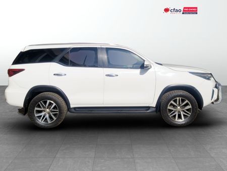 2017-Toyota-Fortuner-28-GD-6-Raised-Body_2
