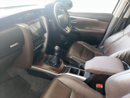 2017-Toyota-Fortuner-28-GD-6-Raised-Body_6