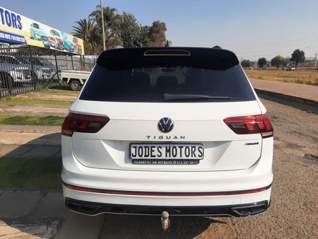 2022-Volkswagen-Tiguan-20-TSI-R-Line-4Motion-DSG-Auto-162kW_17