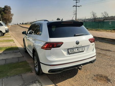 2022-Volkswagen-Tiguan-20-TSI-R-Line-4Motion-DSG-Auto-162kW_19