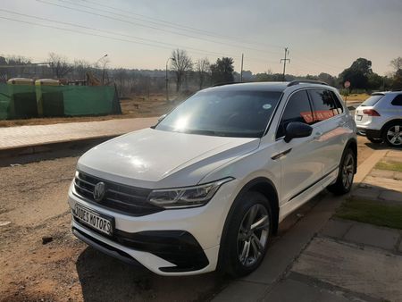 2022-Volkswagen-Tiguan-20-TSI-R-Line-4Motion-DSG-Auto-162kW_6