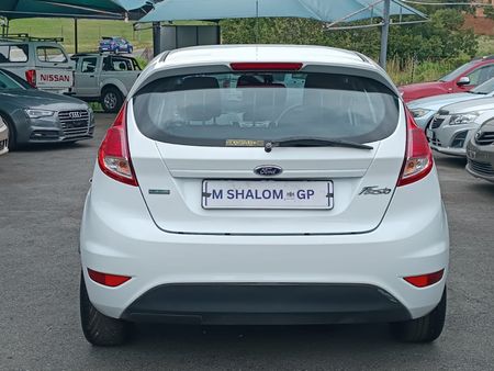 2016-Ford-Fiesta-10-EcoBoost-Ambiente-Auto-5-dr_7