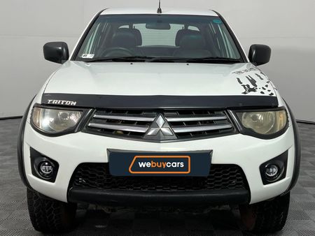 2012-Mitsubishi-Triton-25-DI-D-Double-Cab_12