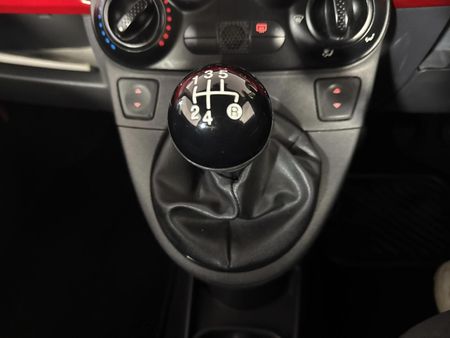 2013-Fiat-500-12_8