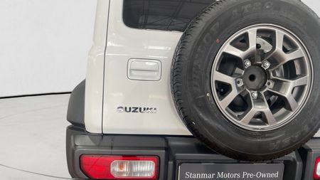 2022-Suzuki-Jimny-15-GLX_18