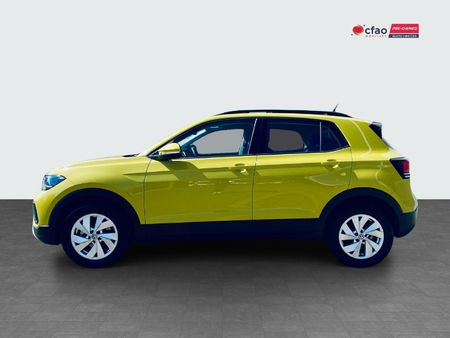 2025-Volkswagen-T-Cross-10-TSI-Life-Auto_15