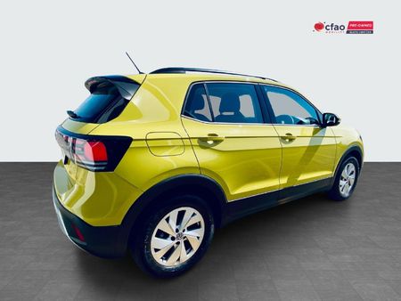 2025-Volkswagen-T-Cross-10-TSI-Life-Auto_17